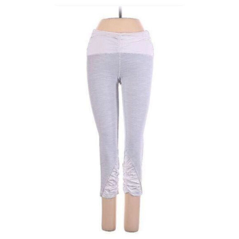 Lululemon Athletica light gray with white Wonder Under Capri Pants size 4